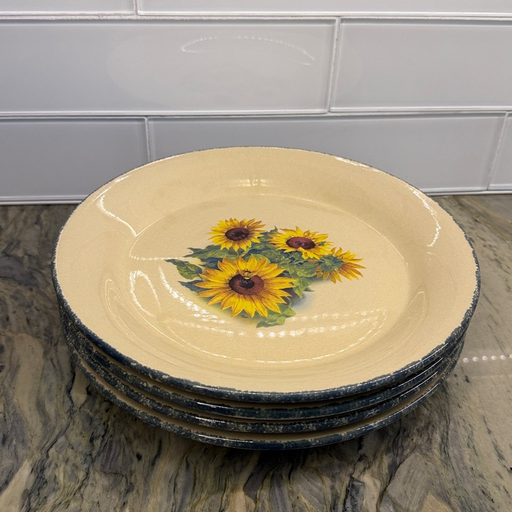 Cream Sunflower Ceramic Dinner Plate with Yellow Floral Motif